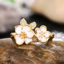PETAL WHISPER RING