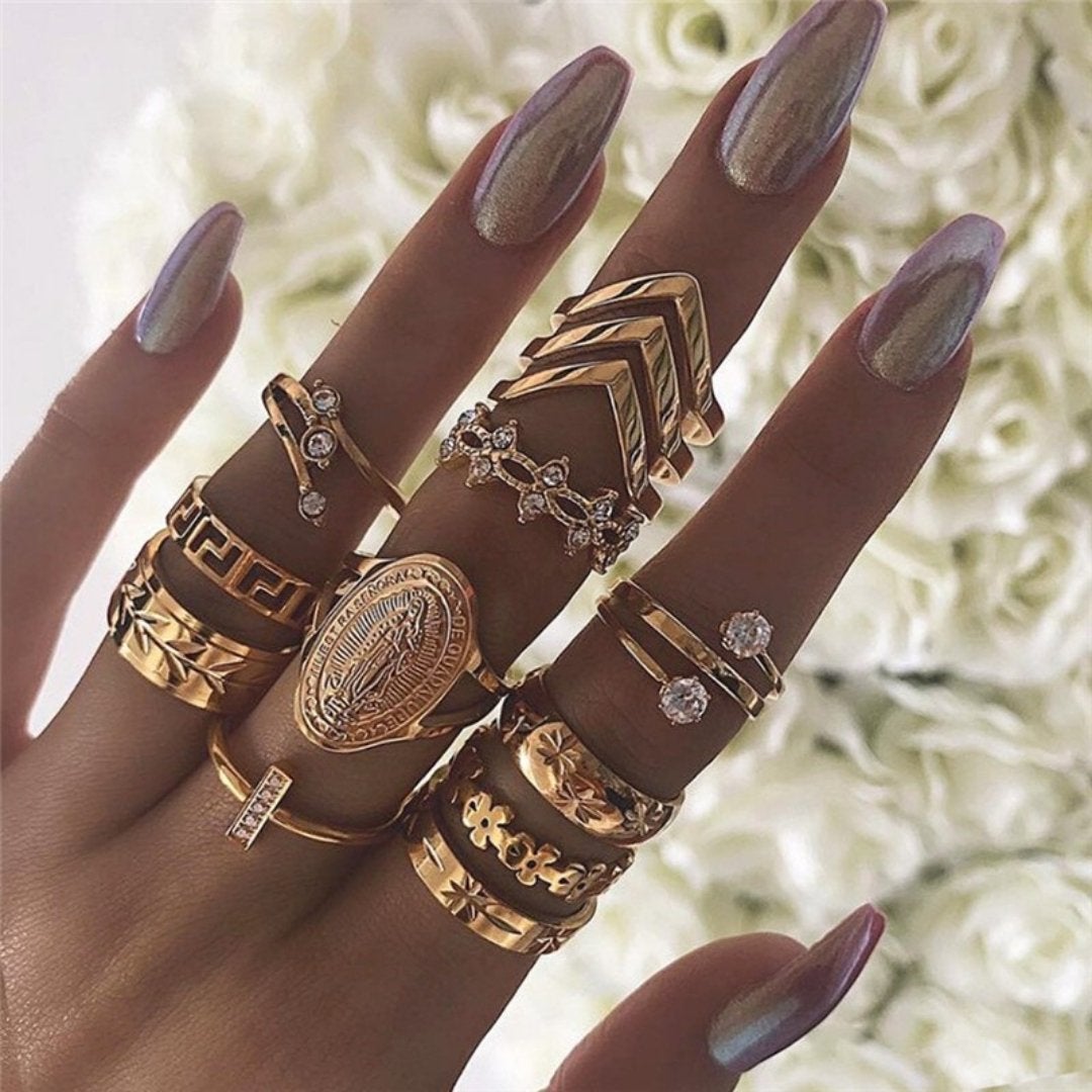 SIGNATURE MIX: 8–12 STACKABLE RINGS COLLECTION