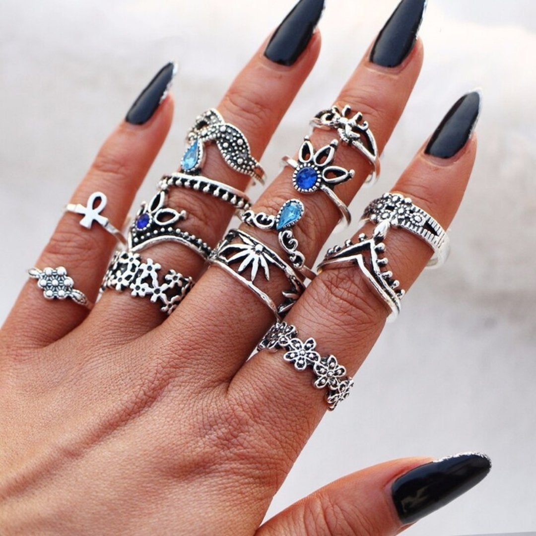 SIGNATURE MIX: 8–12 STACKABLE RINGS COLLECTION