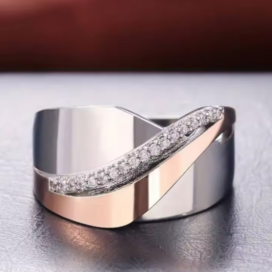 INFINITY GLIMMER RING