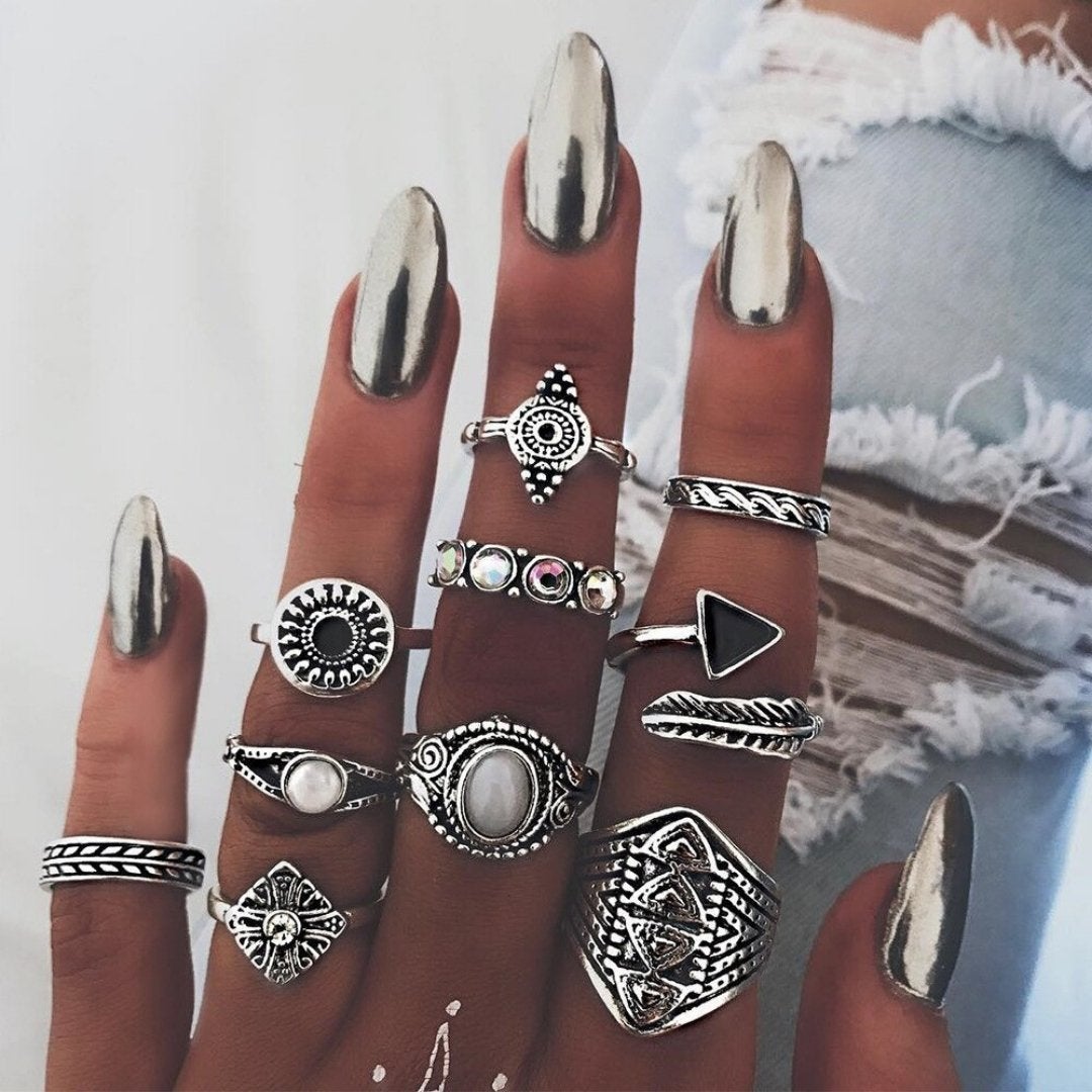 SIGNATURE MIX: 8–12 STACKABLE RINGS COLLECTION
