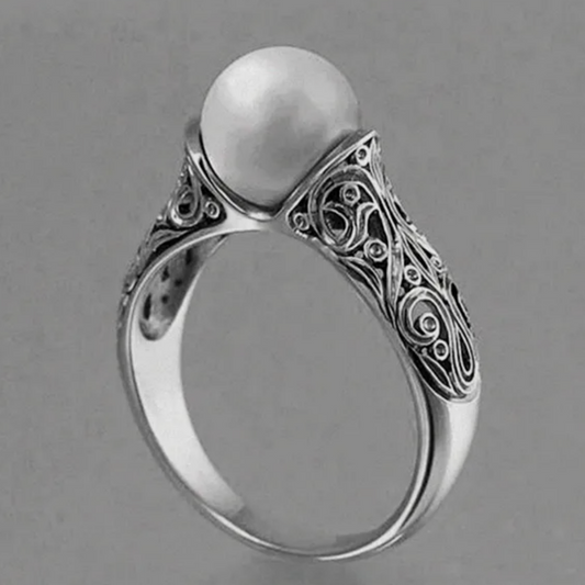 RADIANT SILVER PEARL RING