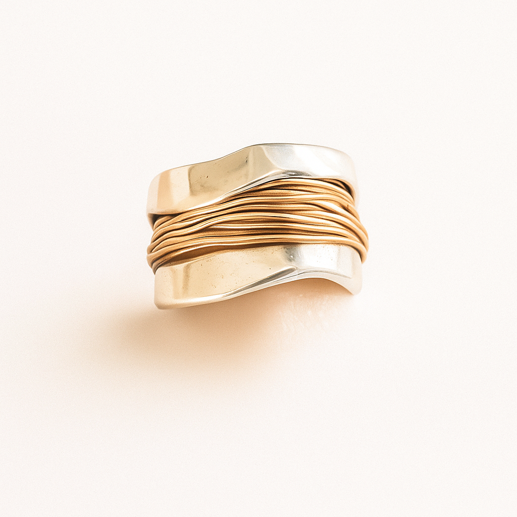 GOLDEN-THREAD SILVER RING