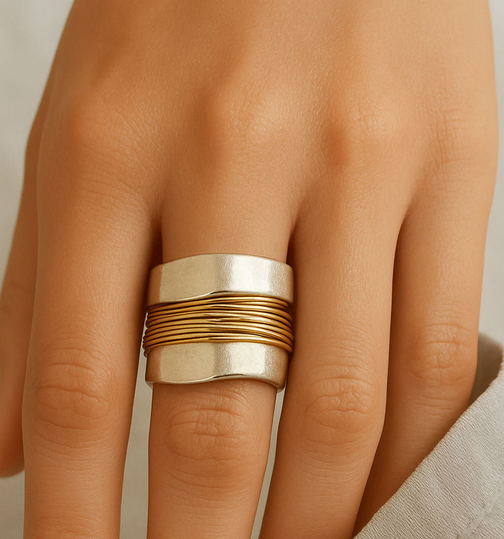 GOLDEN-THREAD SILVER RING