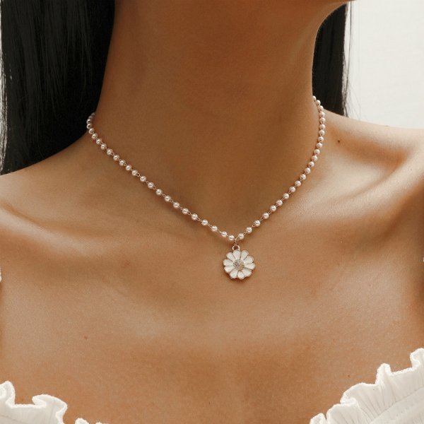 PEARL DAISY DELIGHT NECKLACE