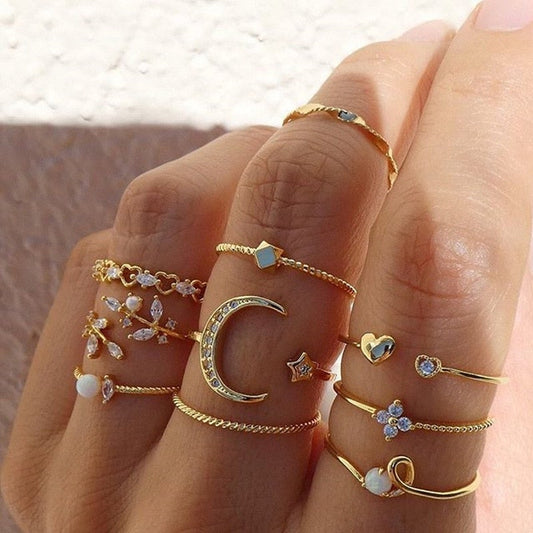 GOLDEN MOON AND STAR RING SET