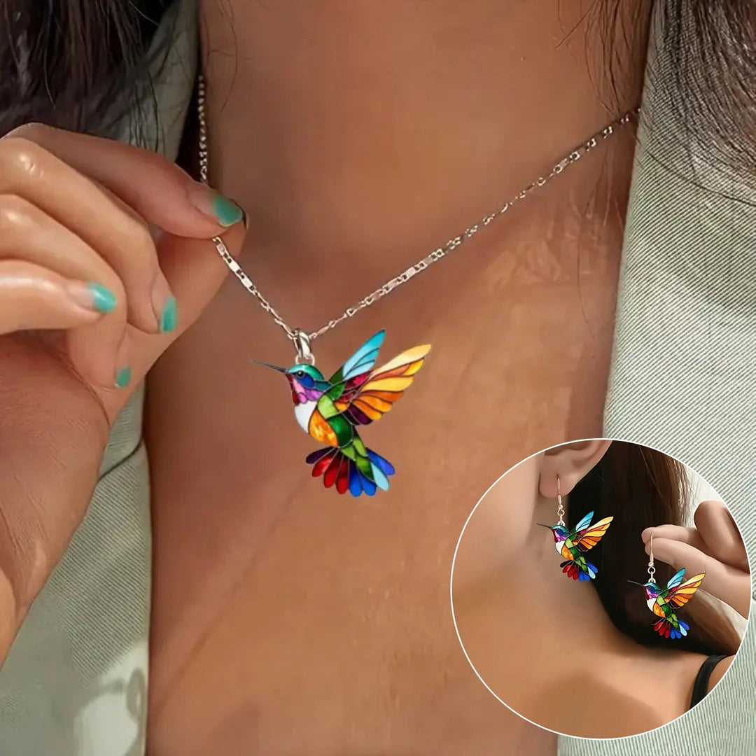 DAINTY HUMMINGBIRD PENDANT NECKLACE