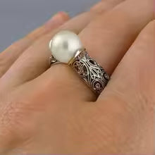 RADIANT SILVER PEARL RING