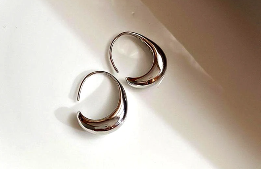 INFINITY CURVE GOLD HOOPS
