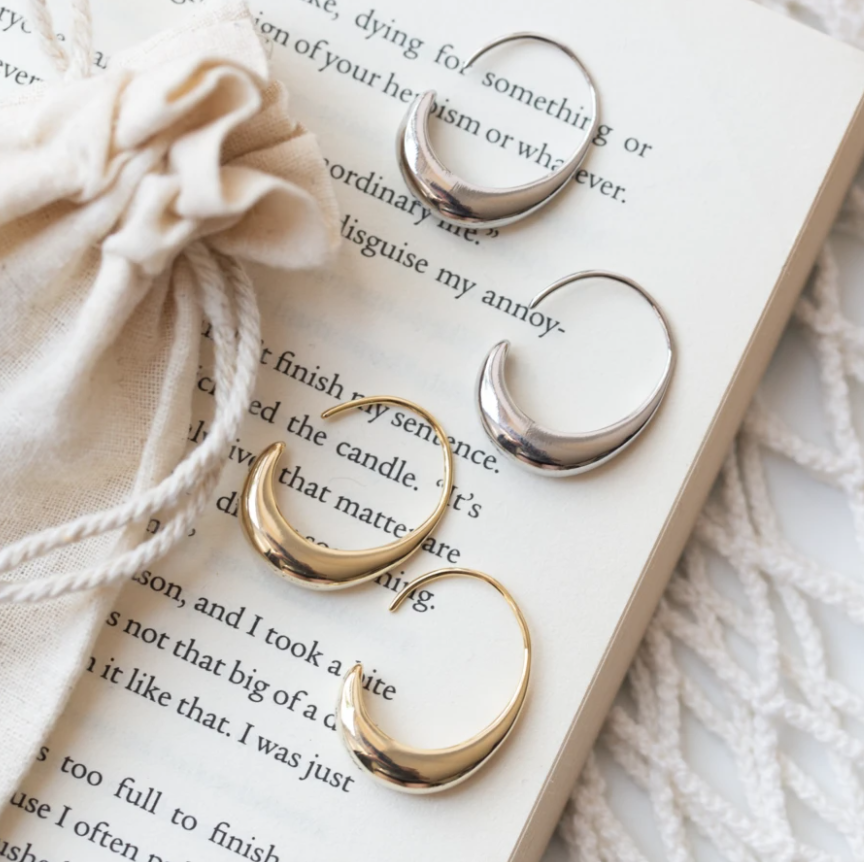 INFINITY CURVE GOLD HOOPS