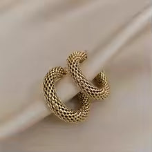 REFINED GOLD MESH HOOPS