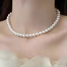 LUXURY PEARL NECKLACE