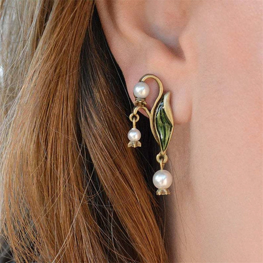 BOHEMIAN CHARM PEARL EARRINGS