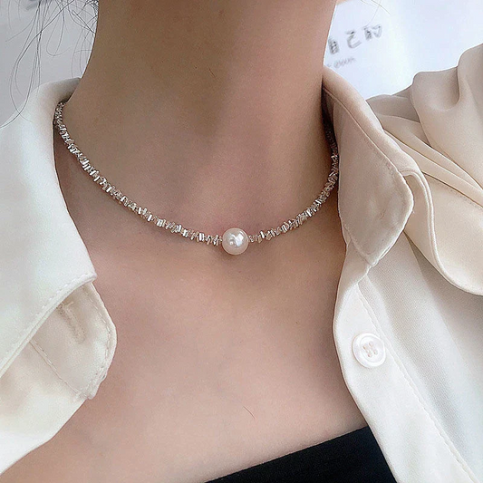 GOLDEN TOUCH PEARL NECKLACE
