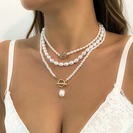 GOLDEN ELEGANCE PEARL NECKLACE
