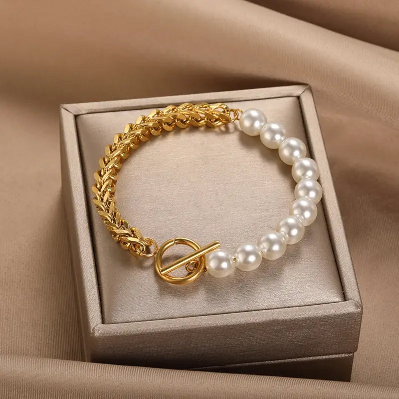 GOLDEN ELEGANCE PEARL BRACELET