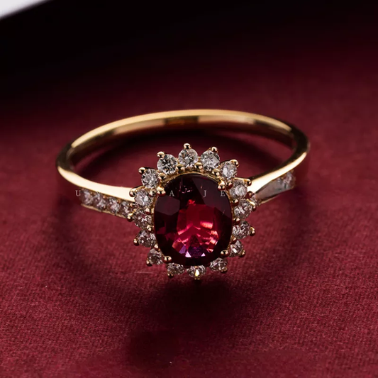 RETRO STYLE RED CRYSTAL GOLD RING