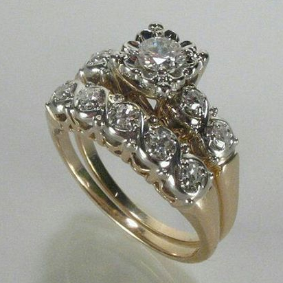 GOLDEN GLOW SPARKLING RING