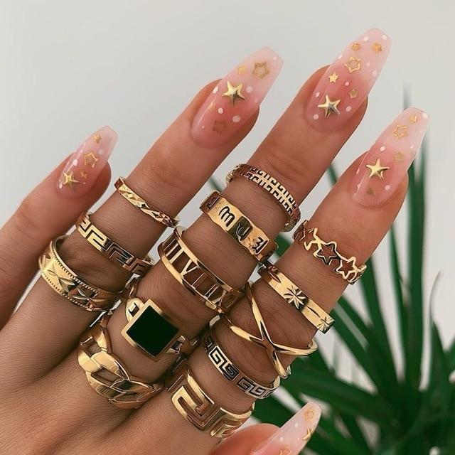 SIGNATURE MIX: 8–12 STACKABLE RINGS COLLECTION