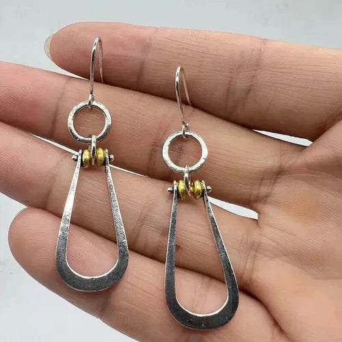 ROYAL VINTAGE DANGLING EARRINGS